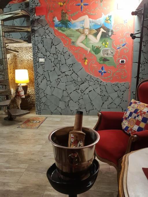 Sicula Folk Apartment *